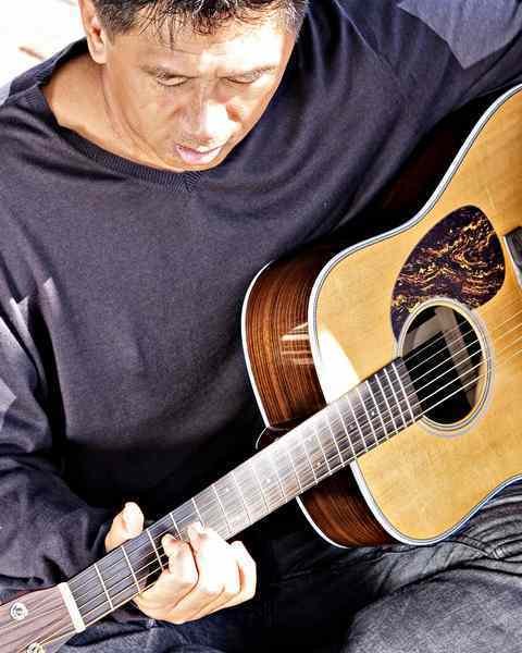 Kenneth Makuakane